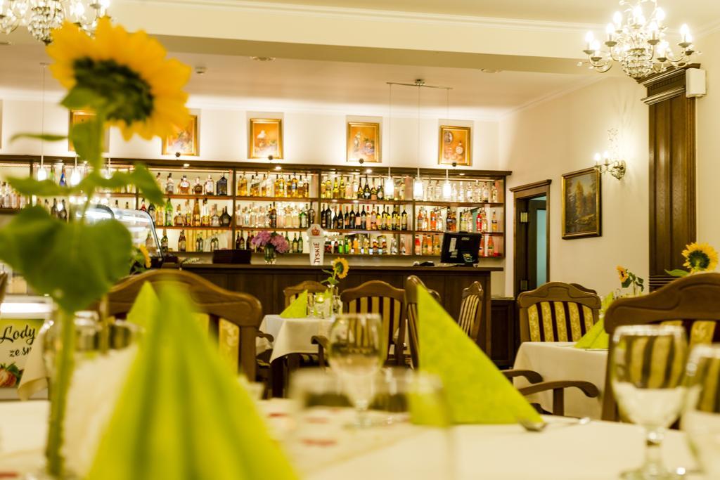 Hotel - Restauracja Platan Sędziszów Małopolski Eksteriør billede
